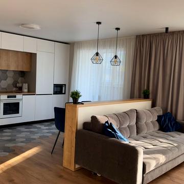 Михайла Лушпи просп., 2/1