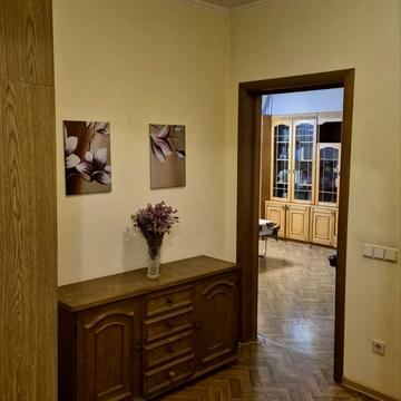 Миколи Бажана просп., 16