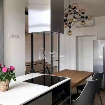 Лесі Українки бульв., 7-А