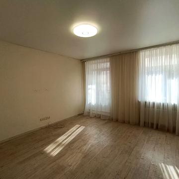 Героїв Майдану вул. (Театральна), 17