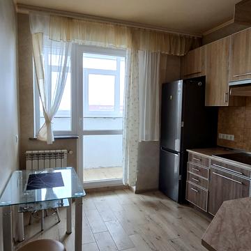 Драгоманова вул., 8