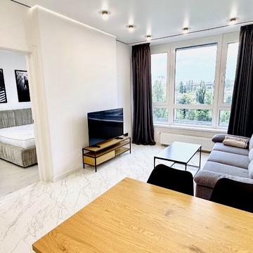 Ужгородський пров., 4/1