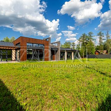 Садова вул., 7