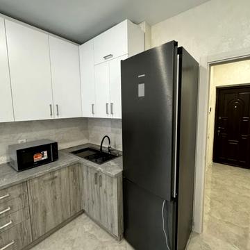 Угорська вул., 14є