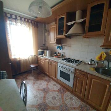 Любарська вул., 4