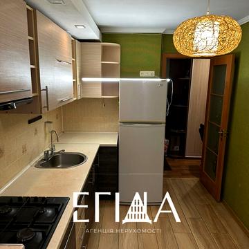 Незалежності вул. (Космонавта Попова), 11 к1