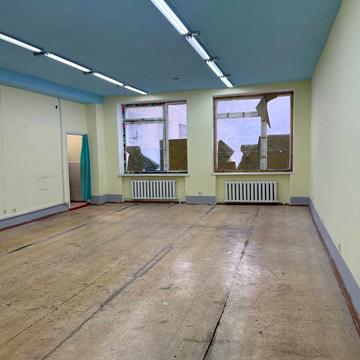 Молодіжна вул., 12/1