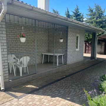 Ялтинська вул., 37