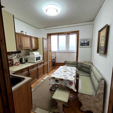 Євгена Чикаленка вул., 66а