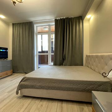 Андрія Верхогляда вул. (Михайла Драгомирова), 5