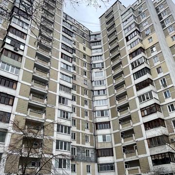 Срібнокільська вул., 8