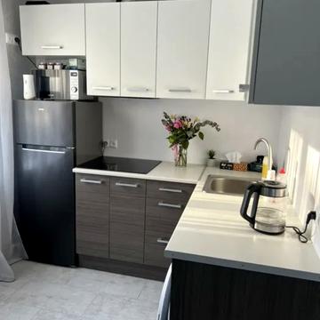 Олександра Поля просп. (Кірова), 72