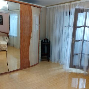 Шота Руставелі вул., 10