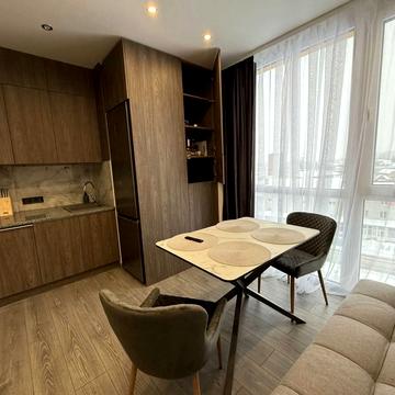 Богдана Хмельницького вул., (ЖК Вежа (будинок 1))