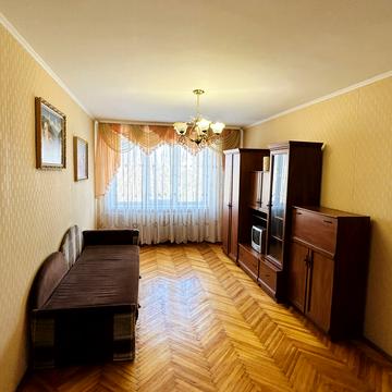 Конякіна вул., 10