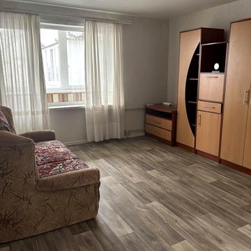 Українська вул., 35