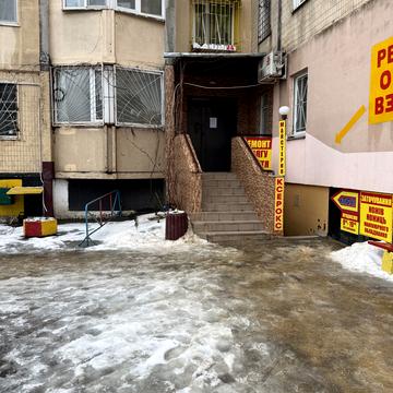 Академіка Корольова вул., 90б