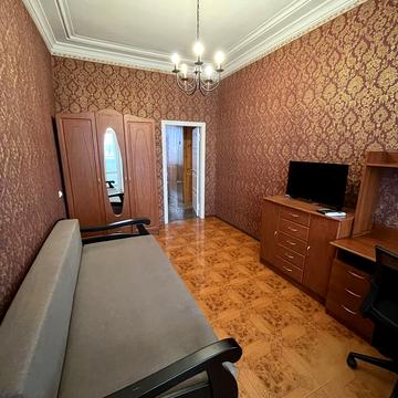 Будівельників вул., 32/2