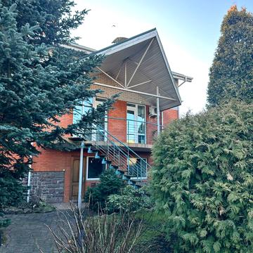 Каракульна вул., 10