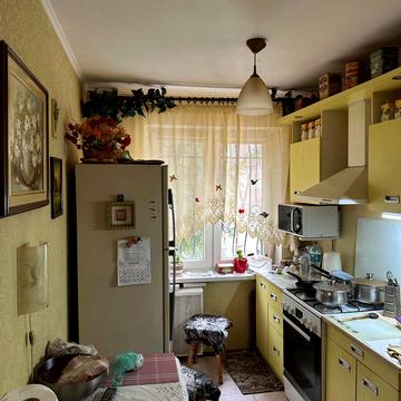 Івана Пулюя вул., 17