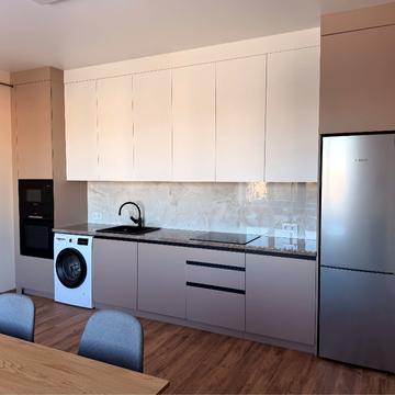 Романа Шухевича вул., (Будинок)