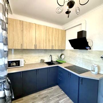 Срібнокільська вул., 8