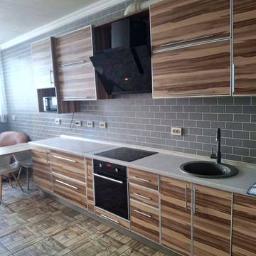 Драгоманова вул., 2