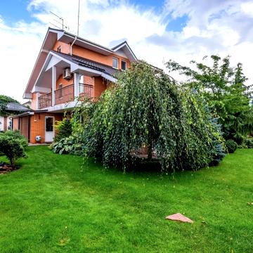 Святищенська вул.