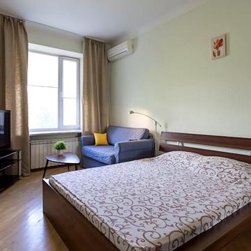 Мала Шияновська вул. (Немировича-Данченка), 14/13