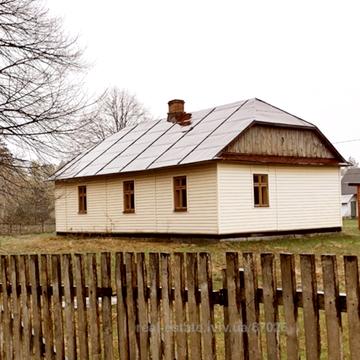 Центральна, 1