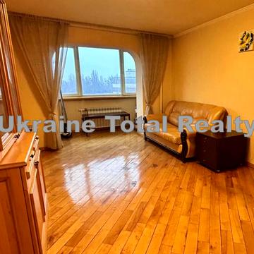 Автозаводська вул., 5