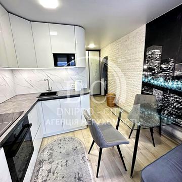 Метробудівська вул., 17