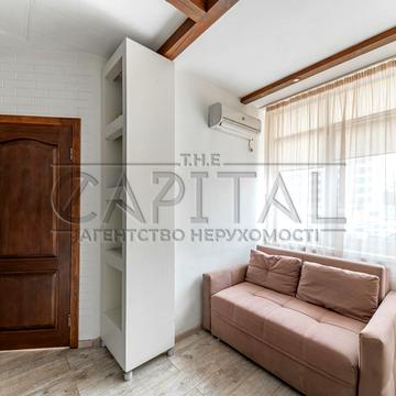 Валерія Лобановського просп., 150