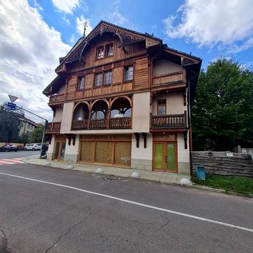 Лесі Українки вул., 21