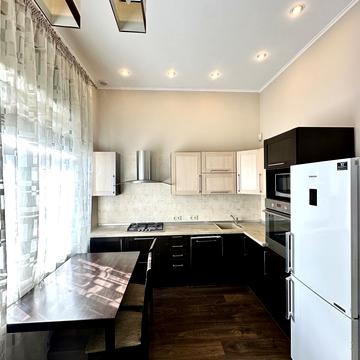 Велика Житомирська вул., 31