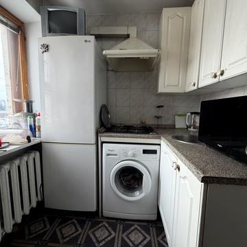 Верховної Ради бульв., 33/1