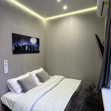 Героїв Небесної Сотні просп., (Будинок 20/10)