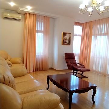 Панаса Мирного вул., 17