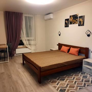 Кадетський Гай вул., 10