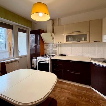 Центральний просп. (Леніна), 179