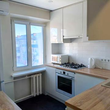 Волинська вул., 2