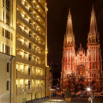 Велика Васильківська вул. (Червоноармійська), 2