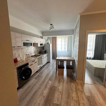 Угорська вул., 12