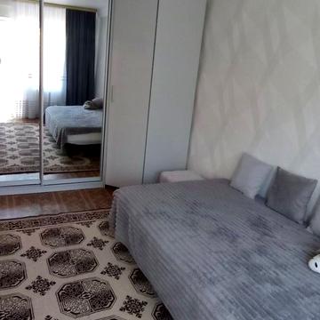 Братиславська вул., 10