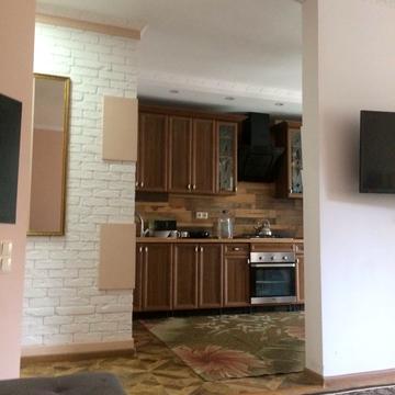 Шкільна вул., 5