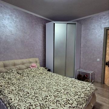 Джона Ленона вул., 1