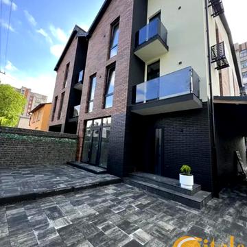 Михайла Кричевського вул., 53