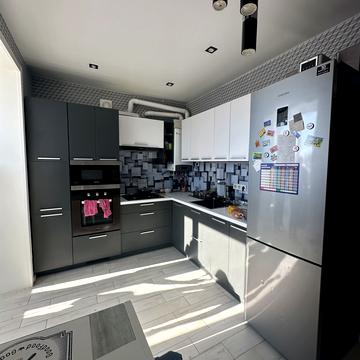 Григорія Сковороди вул., 11/1