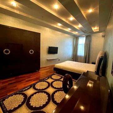 Круглоуніверситетська вул., 11/19