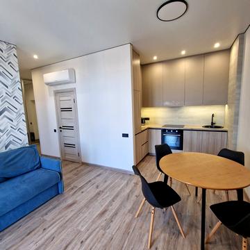 Кучеревського бульв., 1